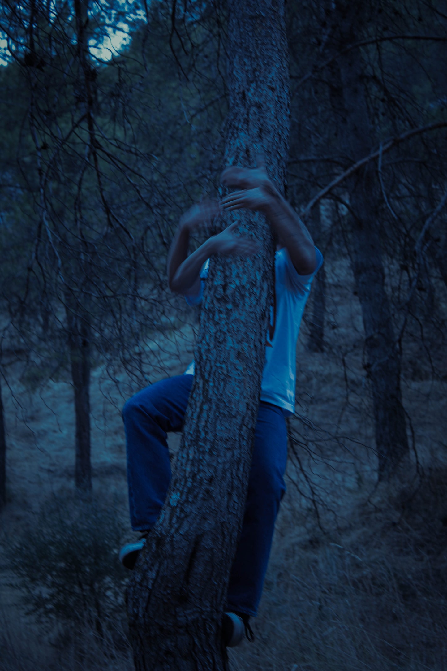 Foto lookbook trepando sin cara.jpg